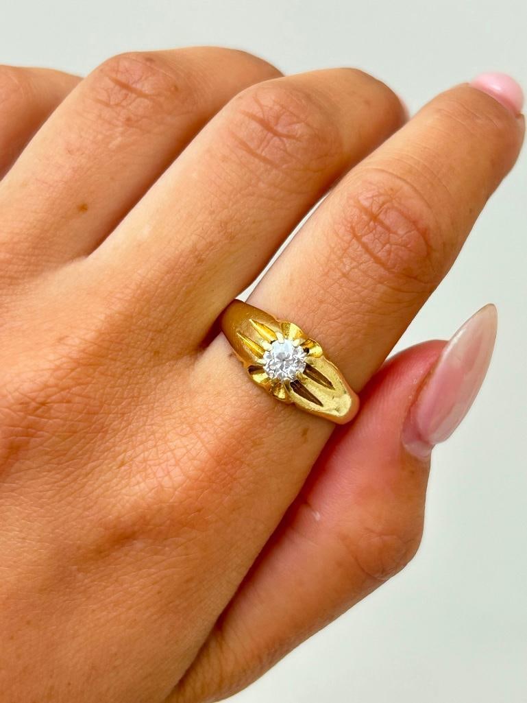 Chunky antique 18ct yellow gold 65point diamond buttercup ring - 3