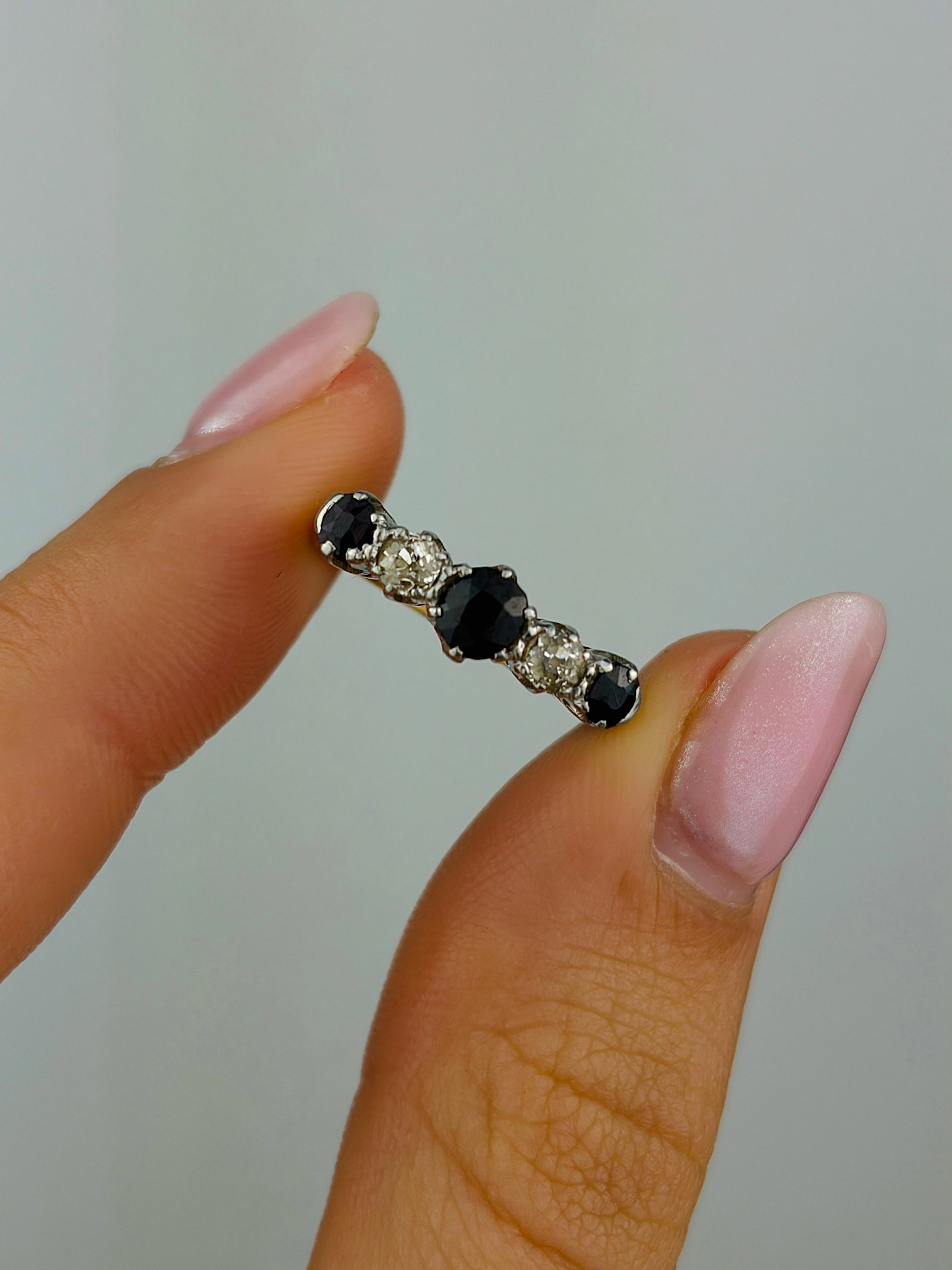 Vintage 18ct yellow gold and platinum ruby and diamond 5 stone ring - 5