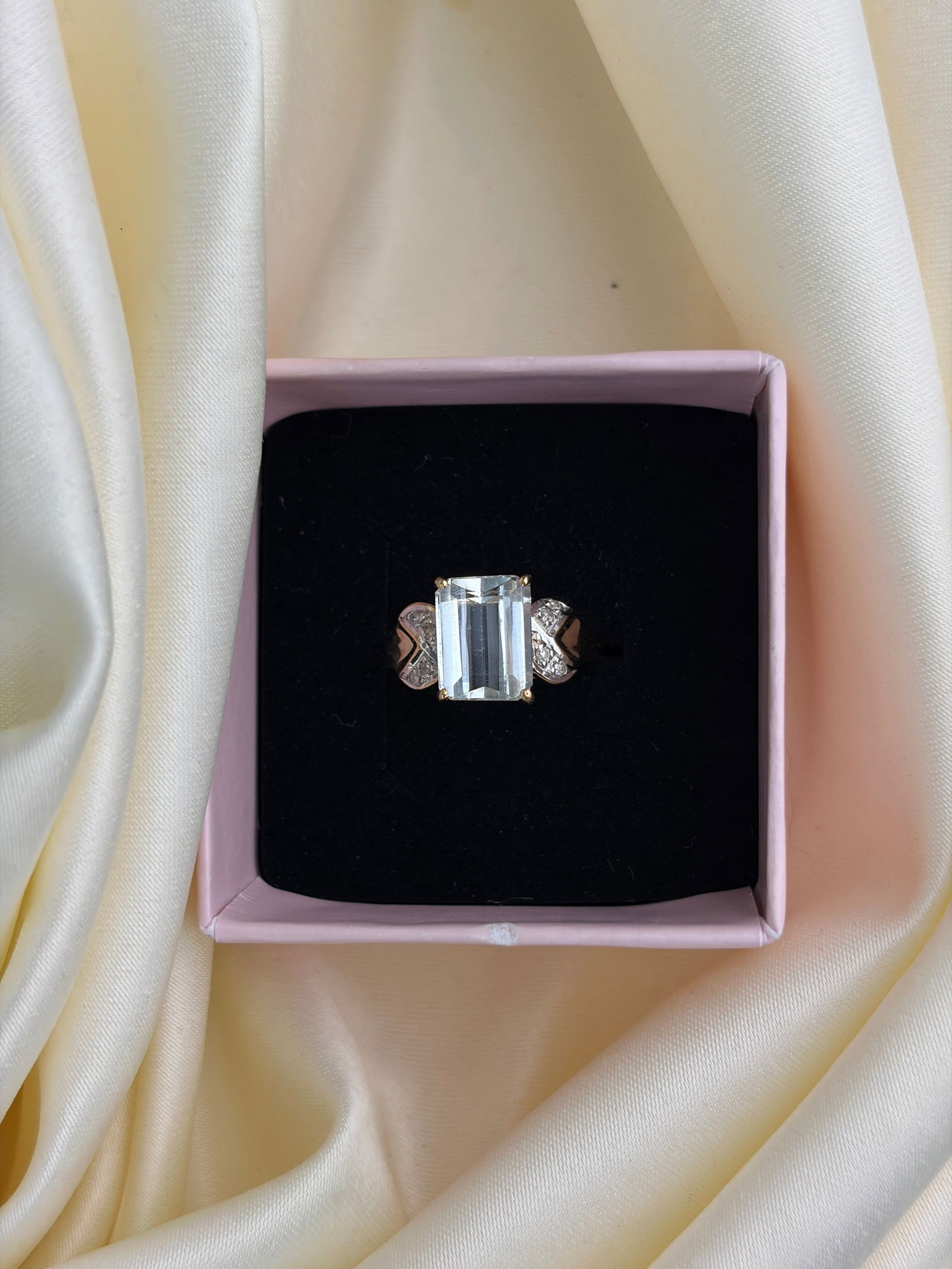 18ct yellow gold aquamarine and diamond ring - 7