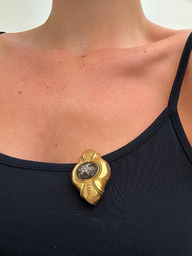 Heavy 15ct yellow gold enamel and pearl star brooch with locket back - 10