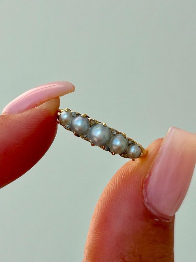 Antique 18ct Yellow Gold Pearl and Diamond 5 Stone Ring: Antique 18ct Yellow Gold Pearl and Diamond 5 Stone Ring sweetest pearls with diamond points and a lovely scroll measurements size UK M1/2 US 61/2 head of ring 17
