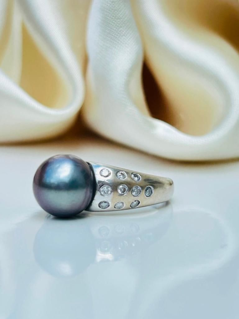 Outstanding south sea Pearl and diamond heavy 18ct white gold ring - 9