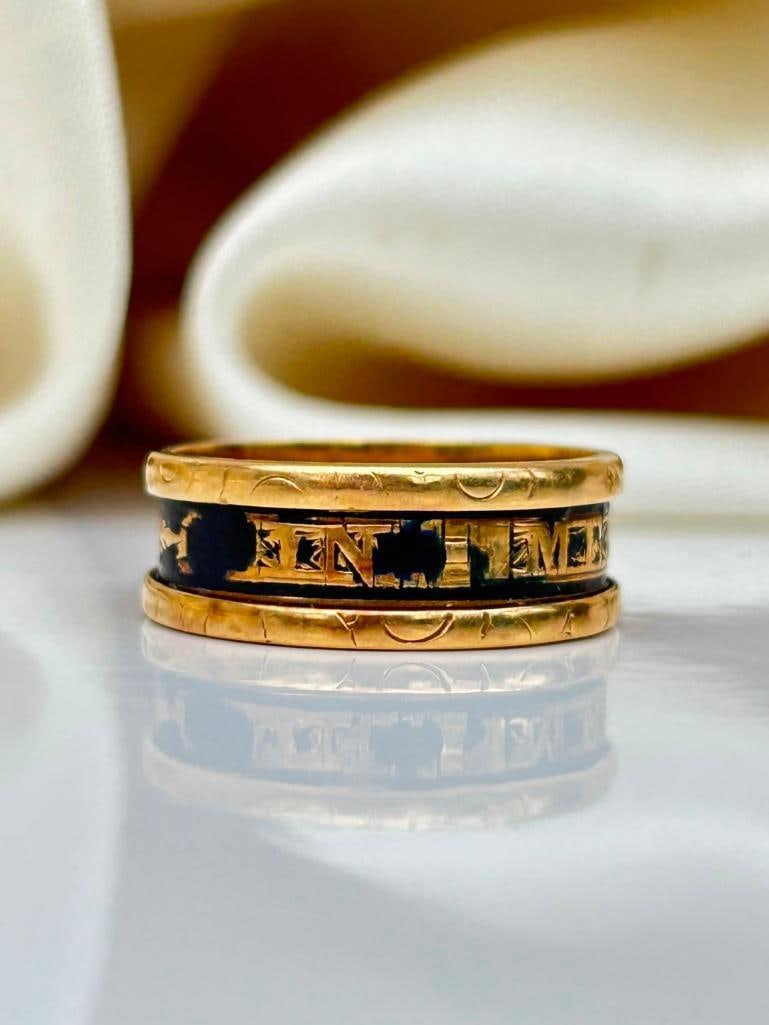 Wide Antique 18ct Yellow Gold Black Enamel Mourning Band Ring in Antique Box - 5