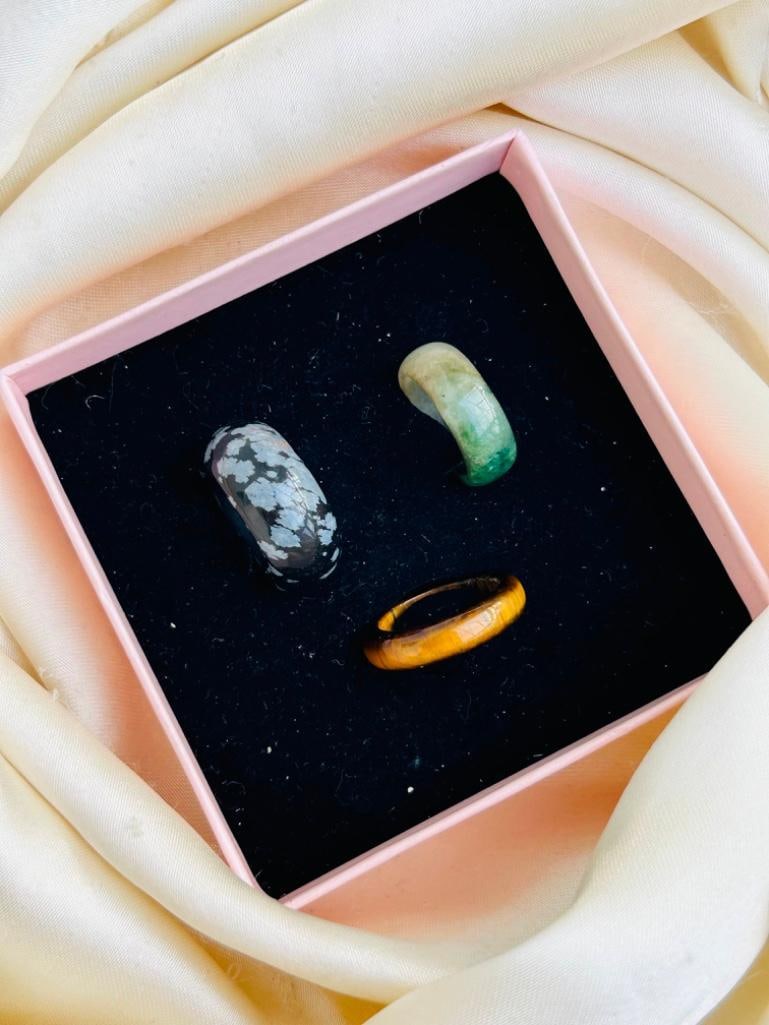 Mixed Lot of Carved Dress Rings charming mixed lot of rings: Mixed Lot of Carved Dress Rings charming mixed lot of rings 