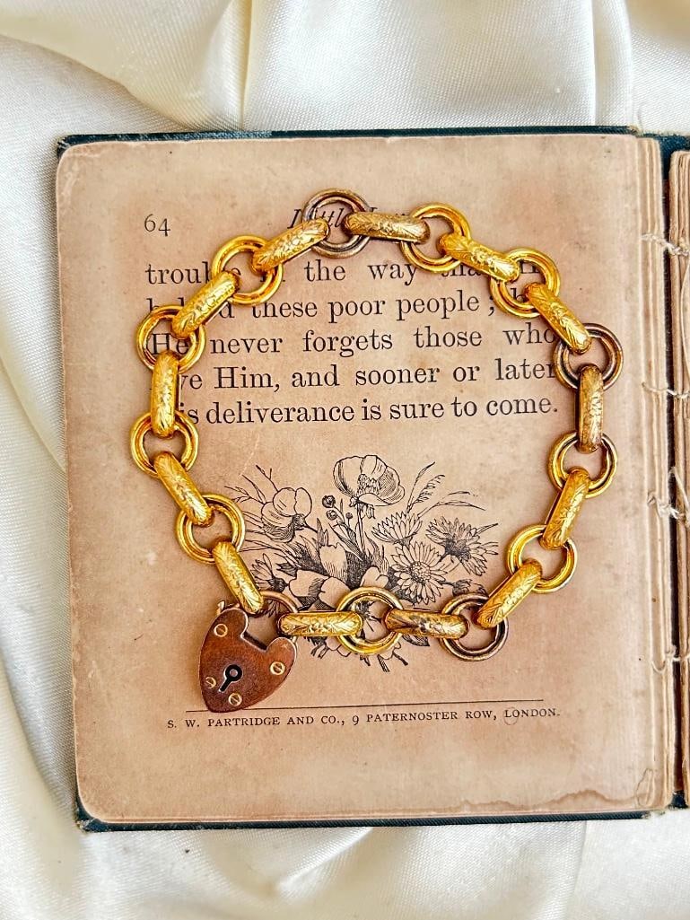 Antique 9ct Gold Bracelet with Heart Padlock - 7
