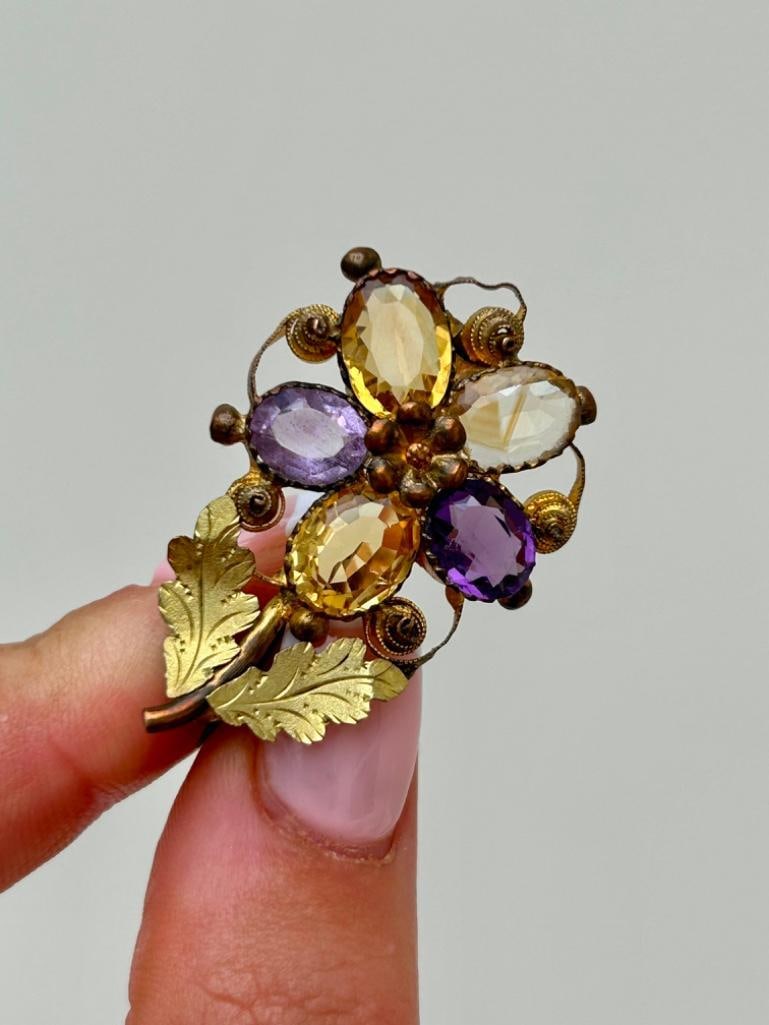 Georgian Era Large Citrine and Amethyst Flower Brooch in Gold: Georgian Era Large Citrine and Amethyst Flower Brooch in Gold the most beautiful flower brooch, exceptional measurements size 38mm x 24mm weight 5.84g materials 