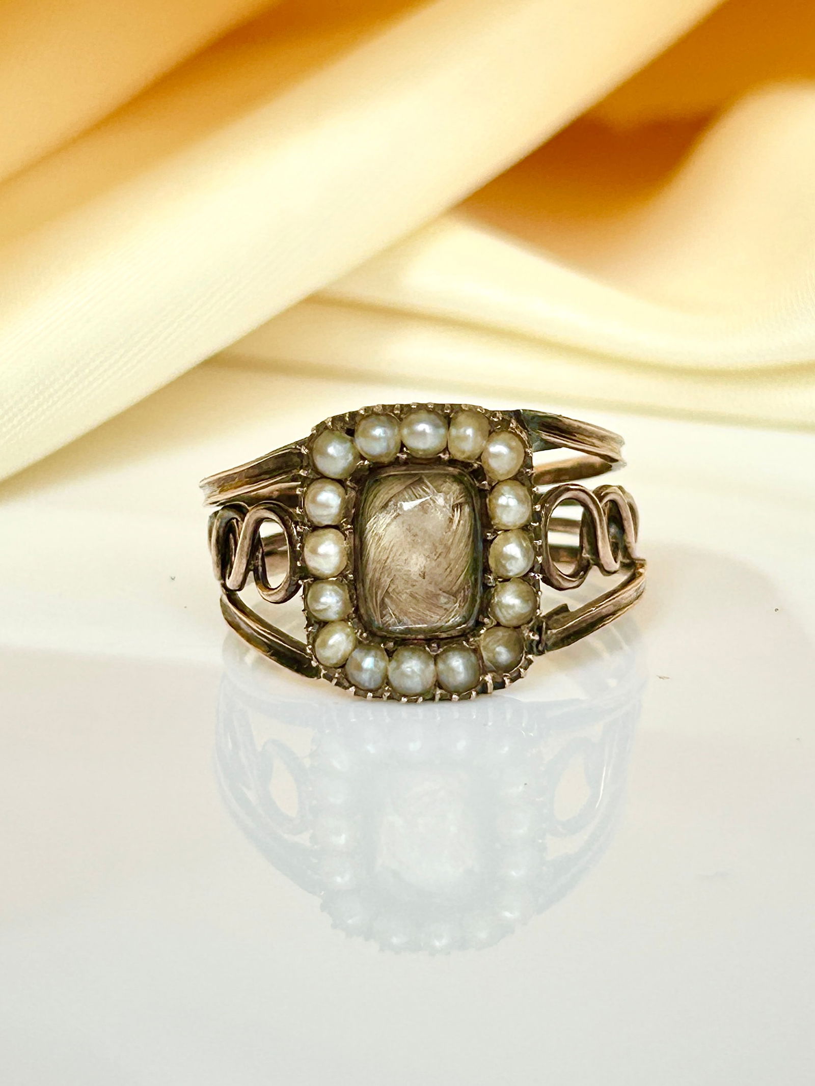 Antique georgian era pearl and crystal gold mourning band ring with inscirption
