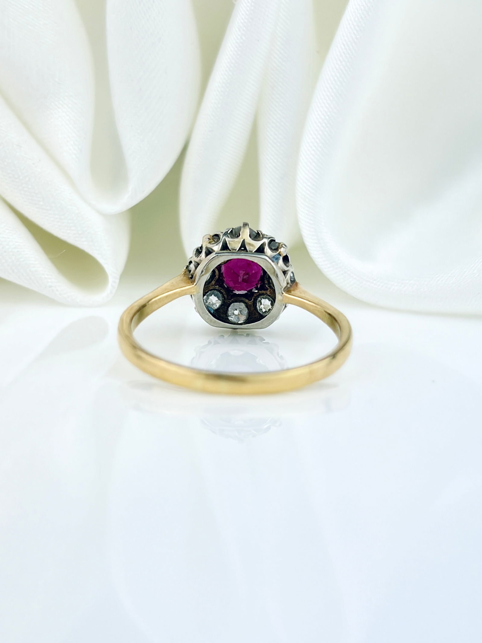 ANTIQUE 18CT GOLD RUBY AND DIAMOND CLUSTER RING - 3