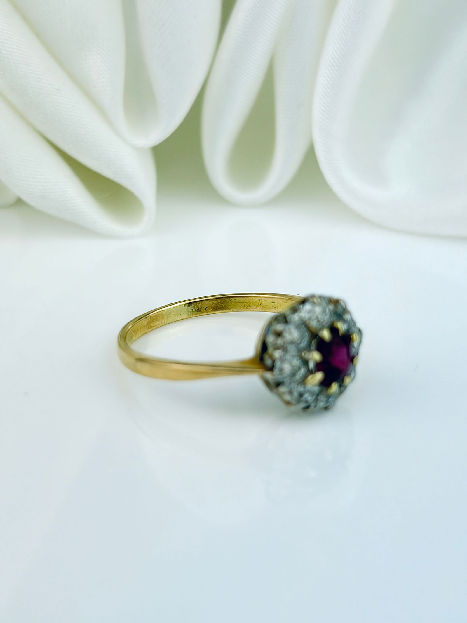 ANTIQUE 18CT GOLD RUBY AND DIAMOND CLUSTER RING - 4