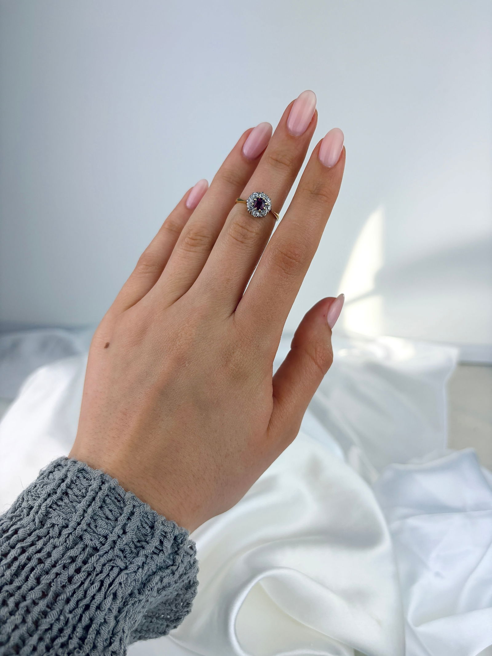 ANTIQUE 18CT GOLD RUBY AND DIAMOND CLUSTER RING - 7