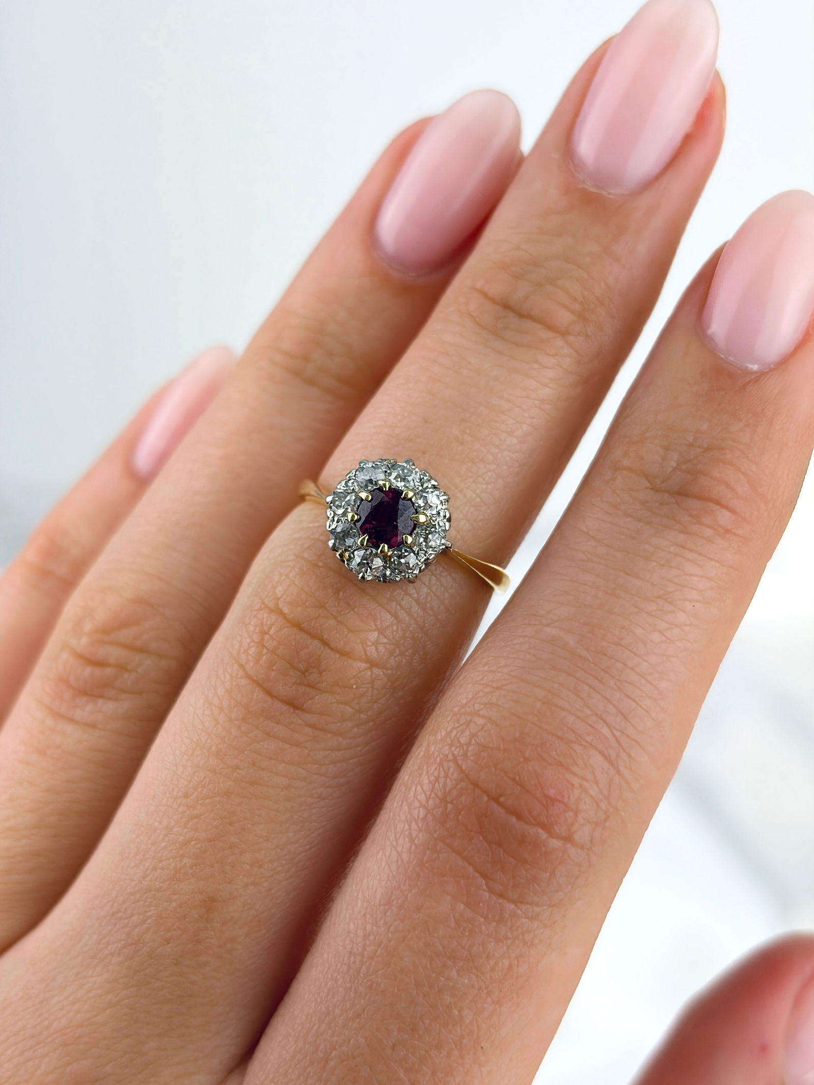 ANTIQUE 18CT GOLD RUBY AND DIAMOND CLUSTER RING - 8