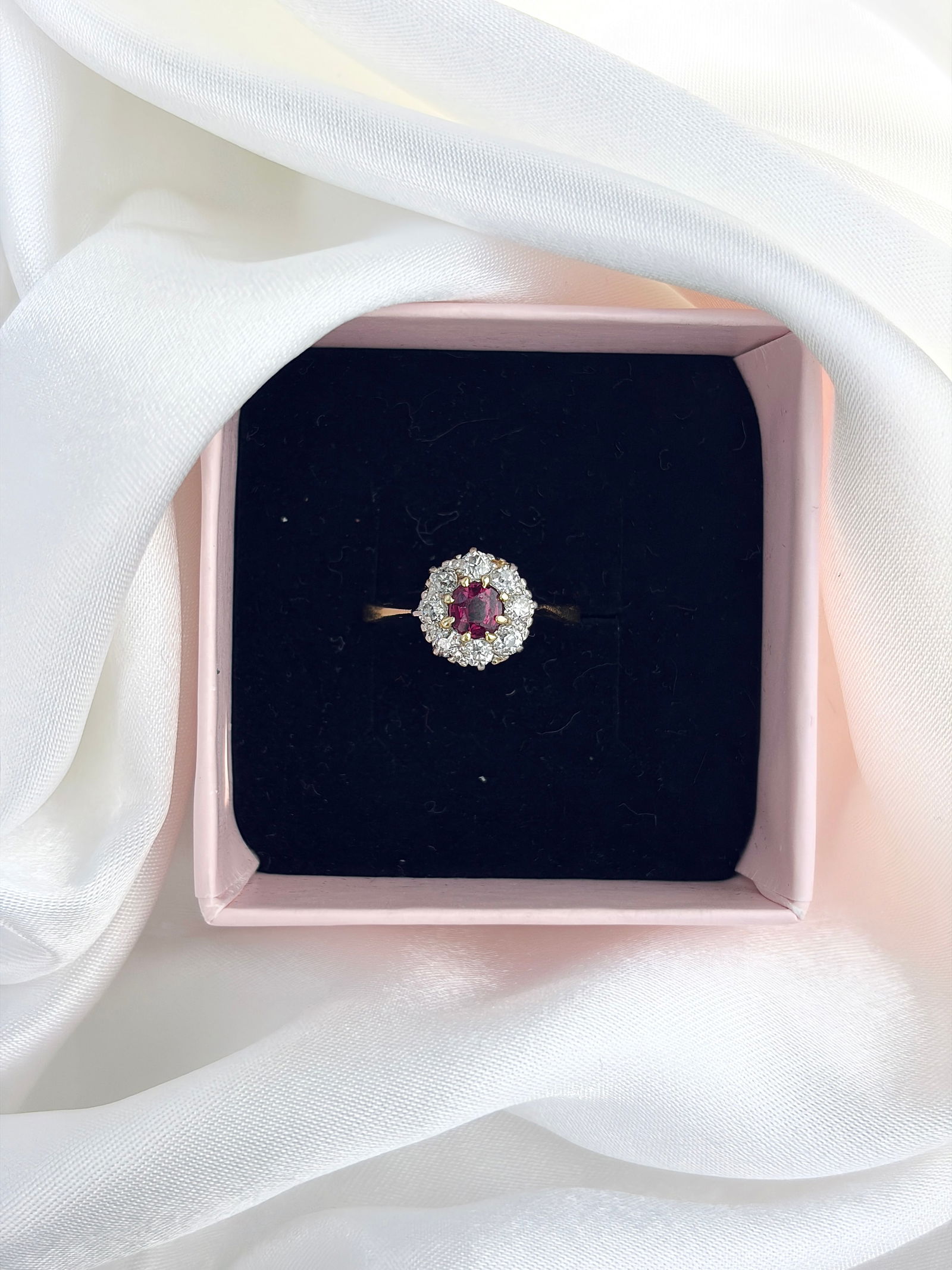 ANTIQUE 18CT GOLD RUBY AND DIAMOND CLUSTER RING - 9