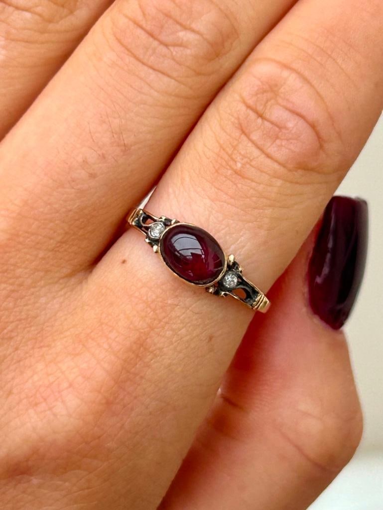 Georgian Cabochon Garnet and Diamond Ring in Gold - 10