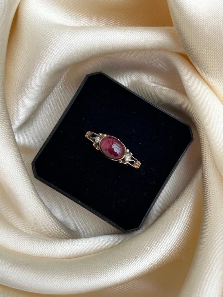 Georgian Cabochon Garnet and Diamond Ring in Gold - 2