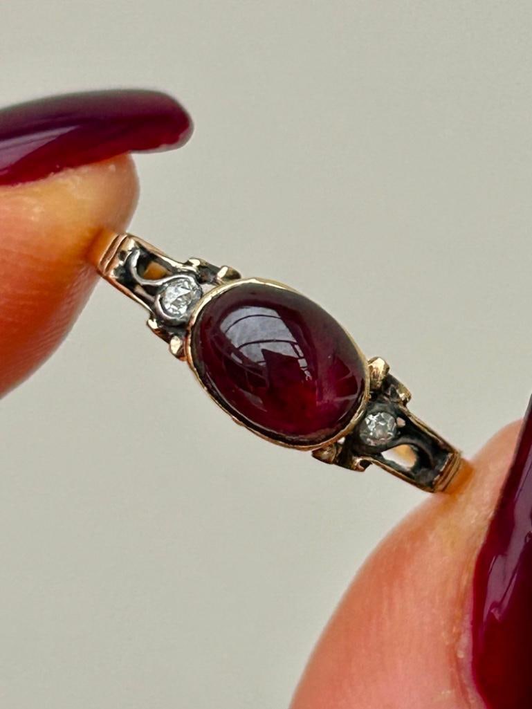 Georgian Cabochon Garnet and Diamond Ring in Gold - 6