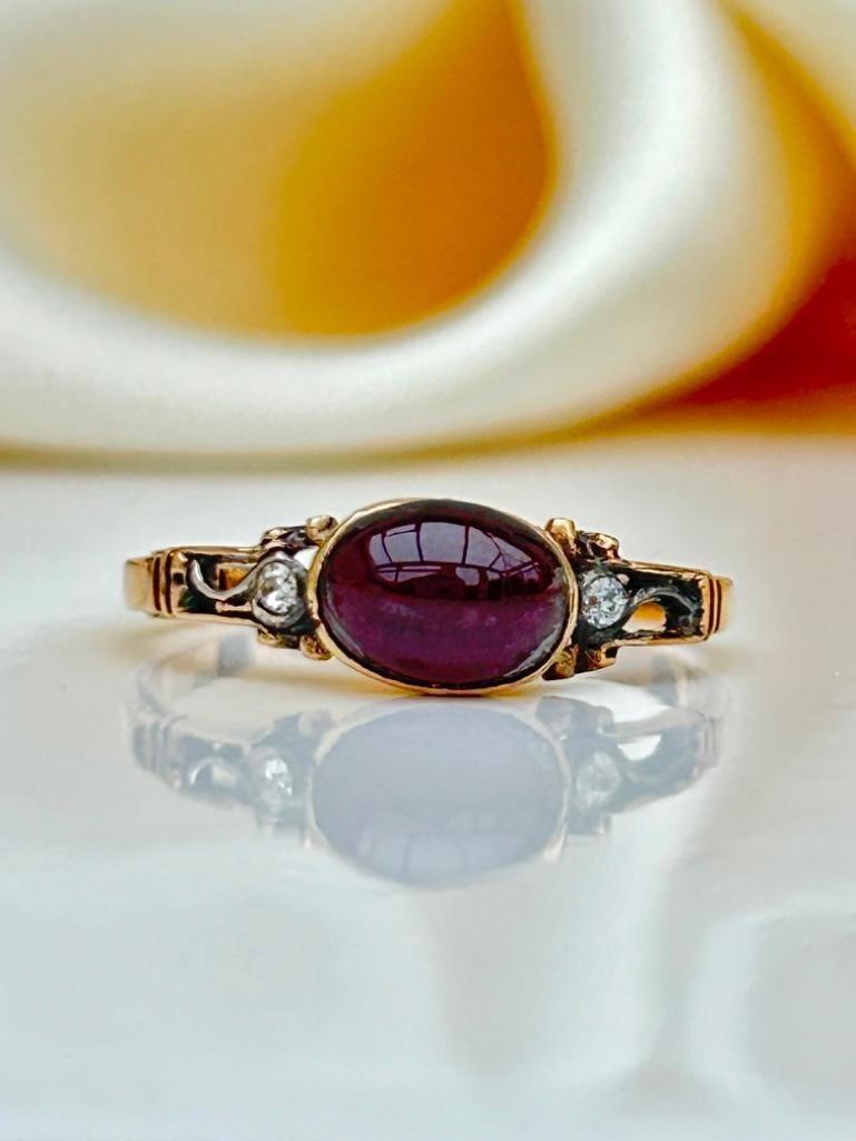 Georgian Cabochon Garnet and Diamond Ring in Gold - 7