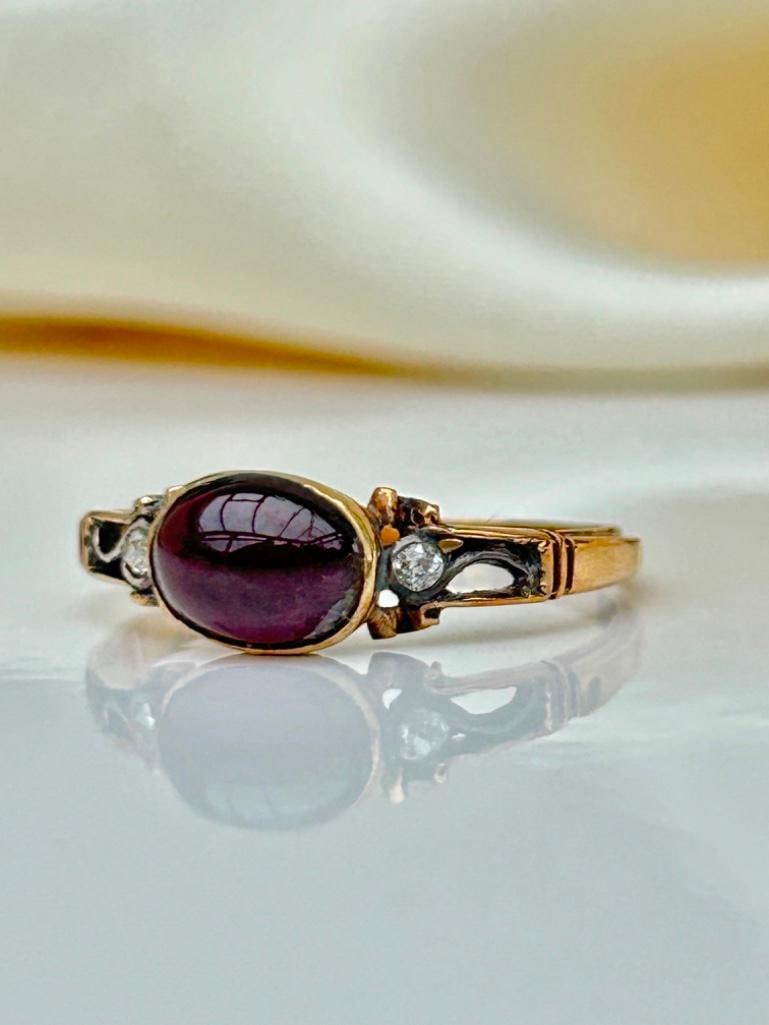 Georgian Cabochon Garnet and Diamond Ring in Gold - 8