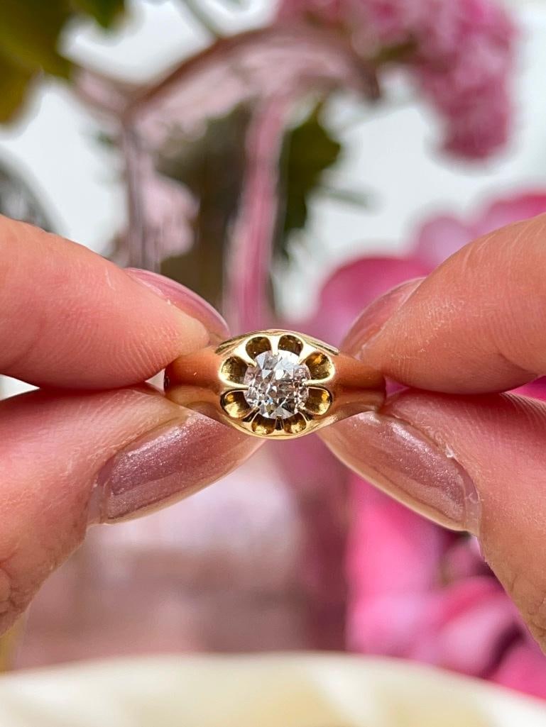 Antique 18ct Yellow Gold Chunky .85pt Diamond Belcher Ring - 9