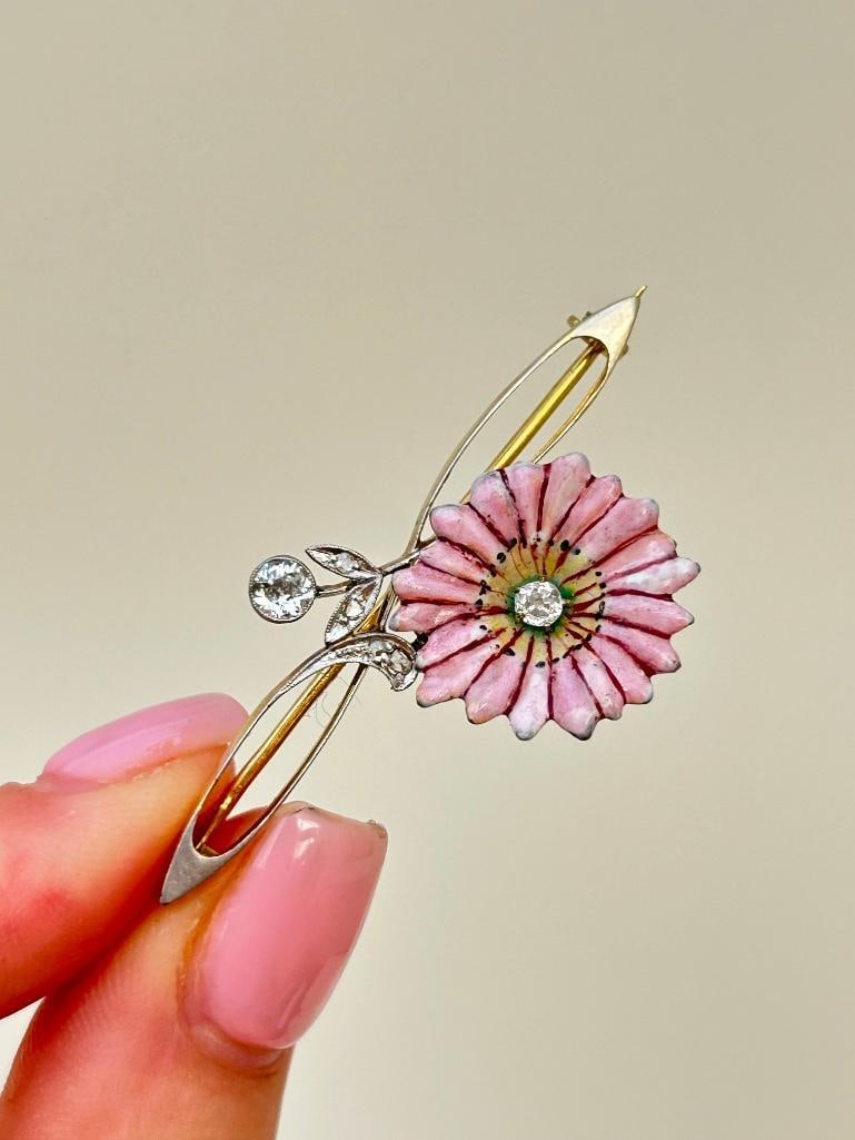 Antique Pink Enamel Flower and Diamond Flower Brooch in Gold - 4