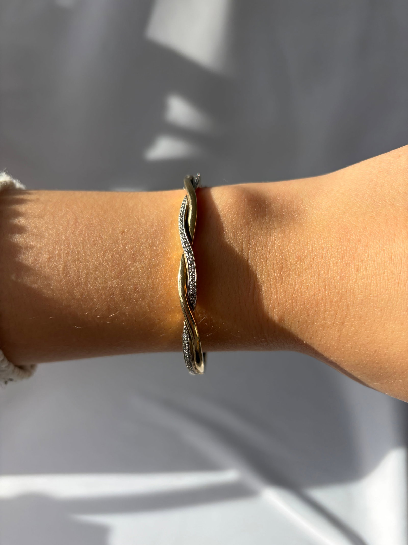 Wonderful Heavy 9ct Gold and Diamond Twisted Bangle Bracelet - 10