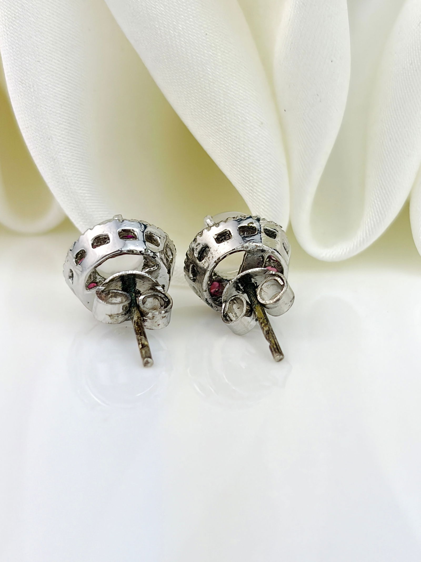 SWEET CABOCHON MOONSTONE AND RUBY CLUSTER STUD EARRINGS - 3