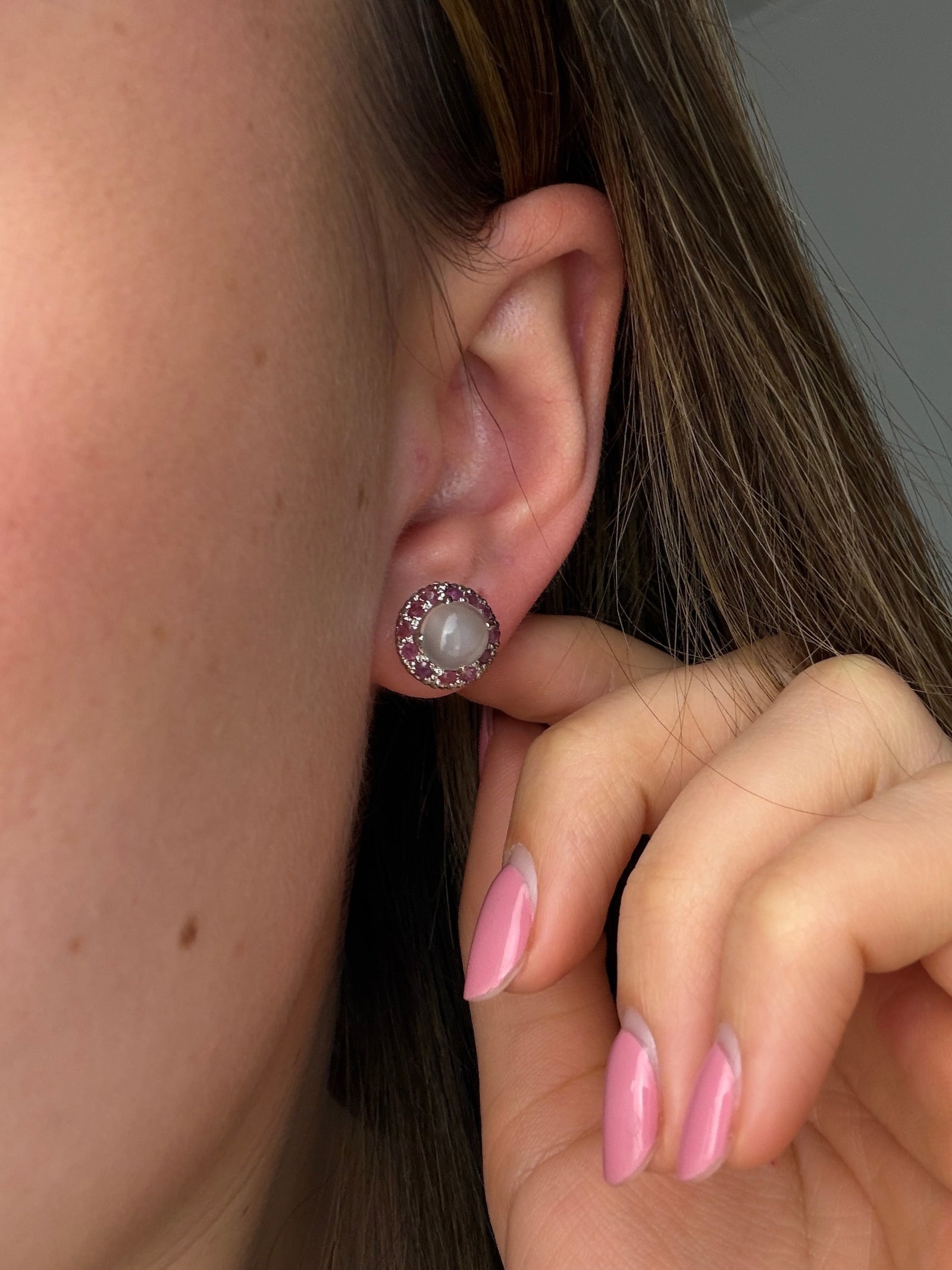 SWEET CABOCHON MOONSTONE AND RUBY CLUSTER STUD EARRINGS - 6