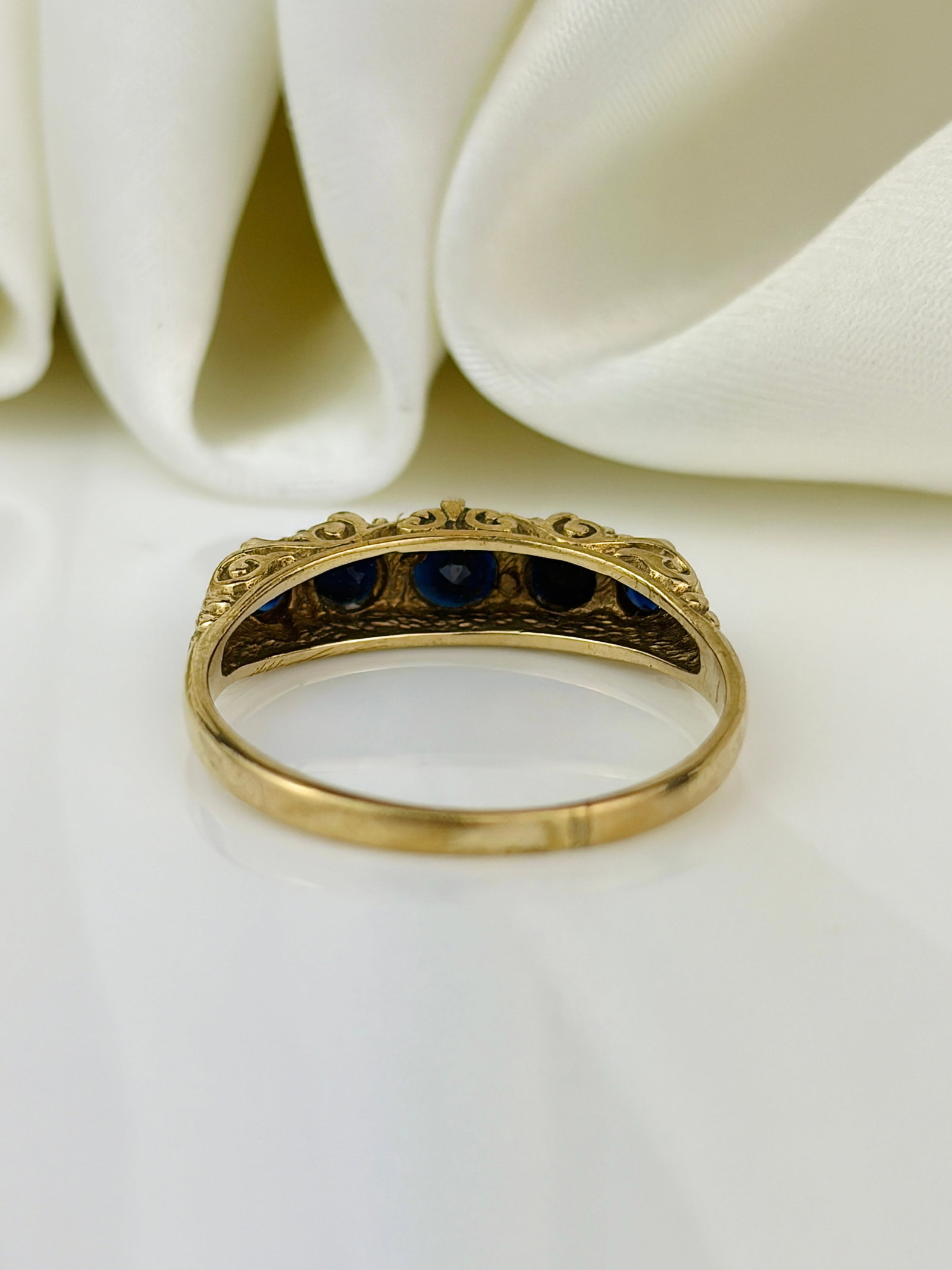vintage 9ct yellow gold sapphire 5 stone ring - 3