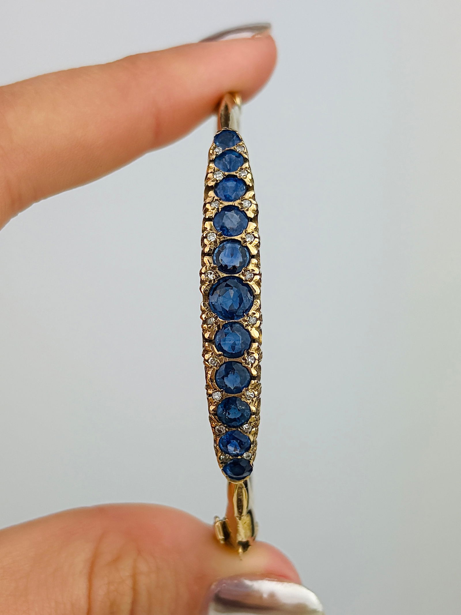 Outstanding Vintage 9ct Gold Sapphire and Diamond Bangle/Bracelet - 3