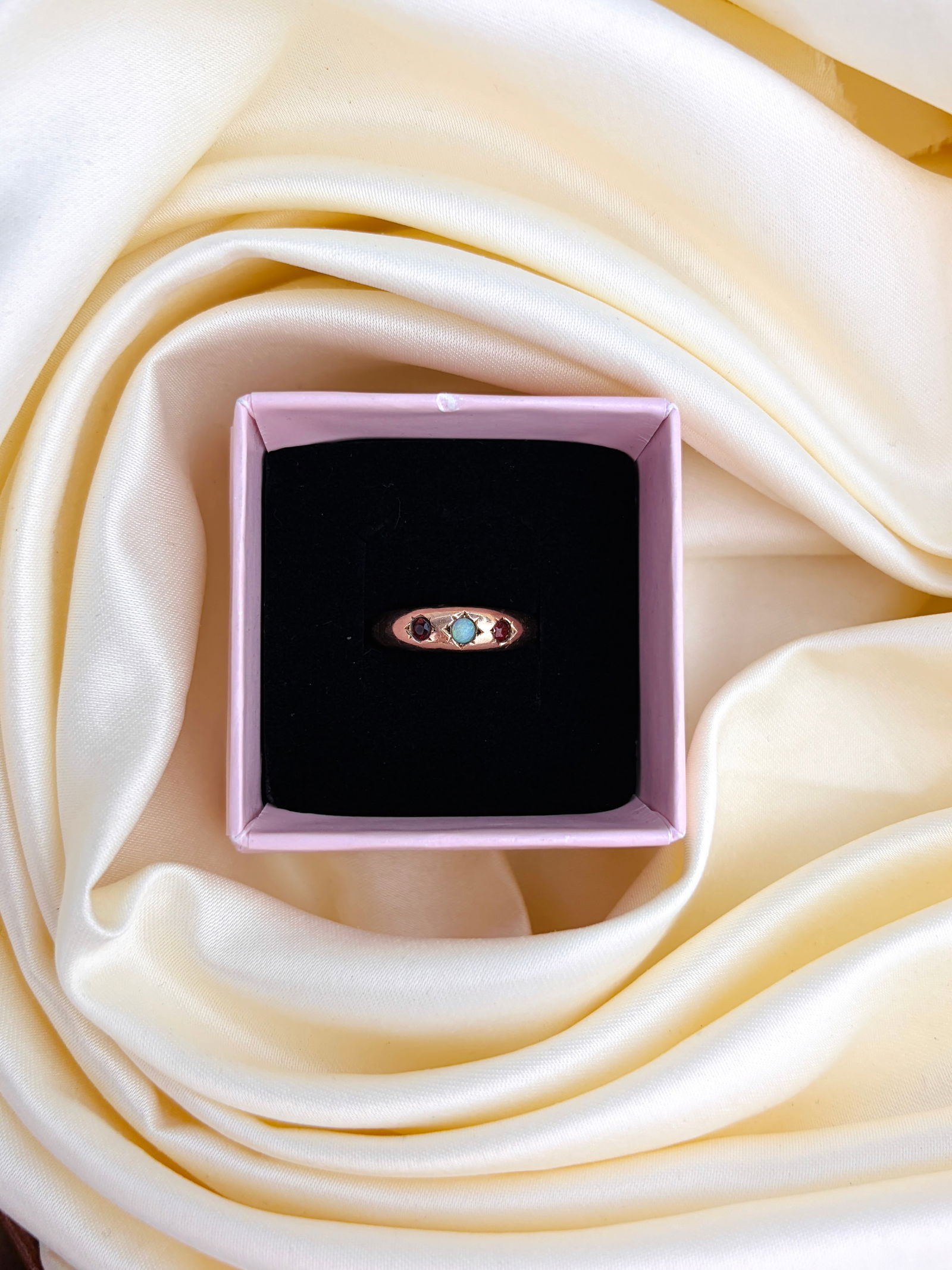 Antique 22ct Gold Opal and Garnet 3 Stone Star Ring - 7