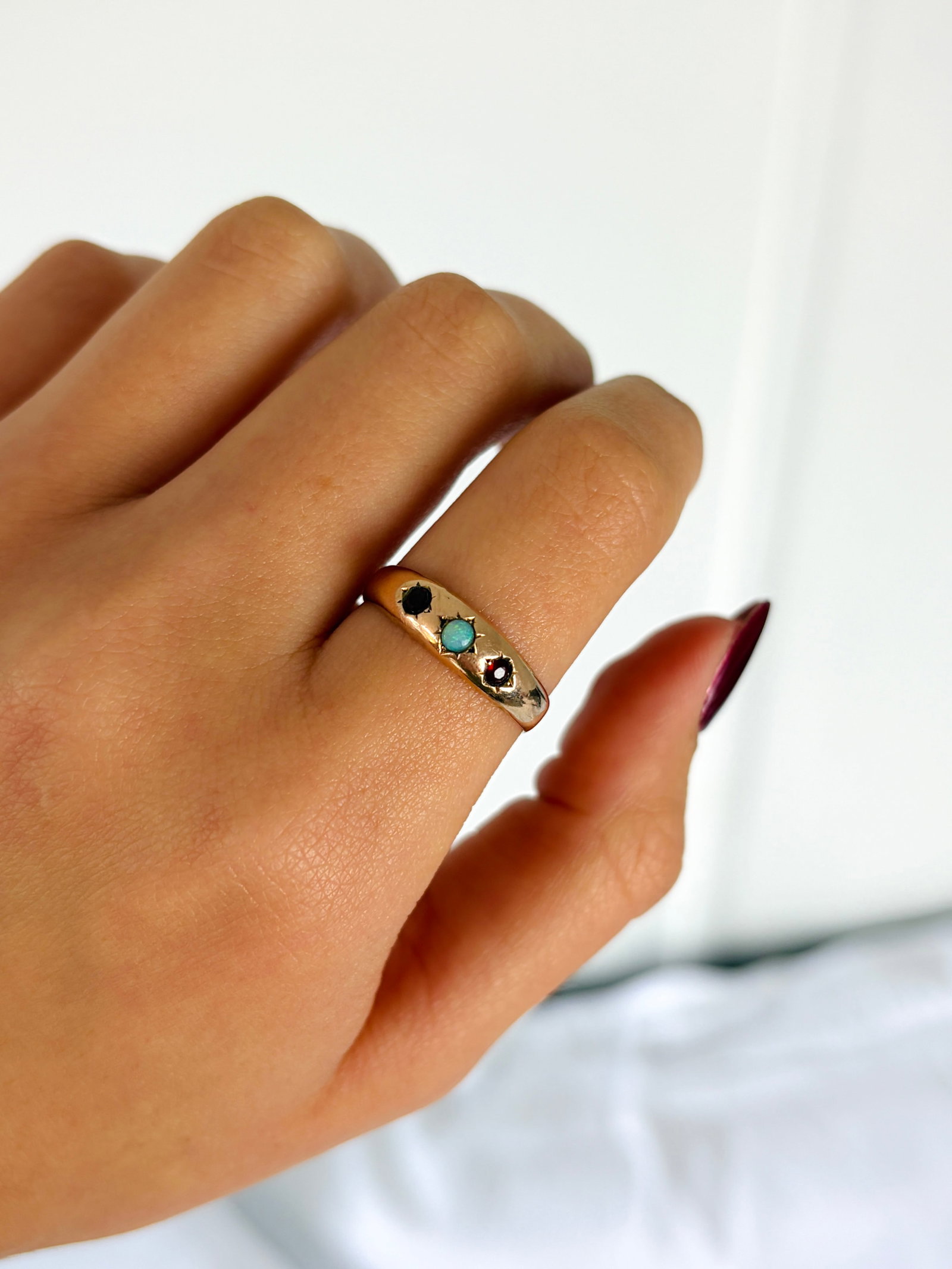 Antique 22ct Gold Opal and Garnet 3 Stone Star Ring - 8