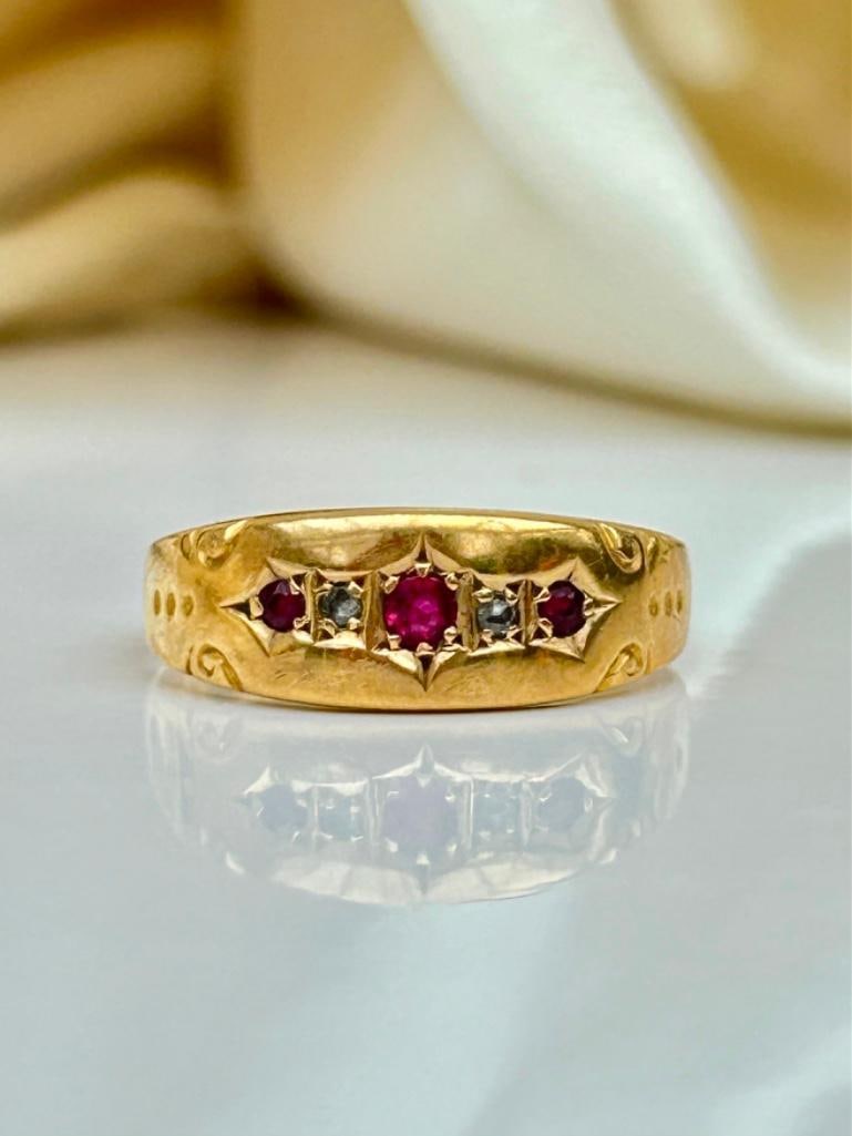 Antique c.1901 18ct Yellow Gold Ruby and Diamond Ring: Antique c.1901 18ct Yellow Gold Ruby and Diamond Ring truly beautiful measurements size UK M1/2 US 61/2 head of ring 12mm x 6mm weight 1.92g hallmarked 18 