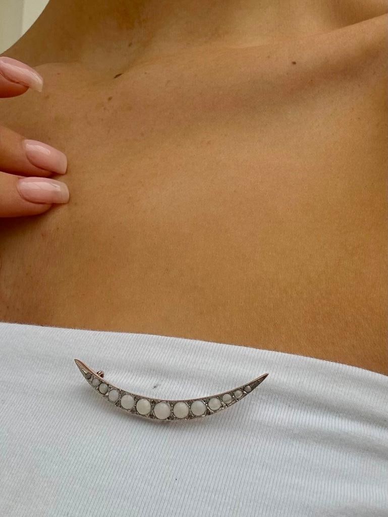 Opal and Diamond Crescent Brooch in 9ct Gold - 2