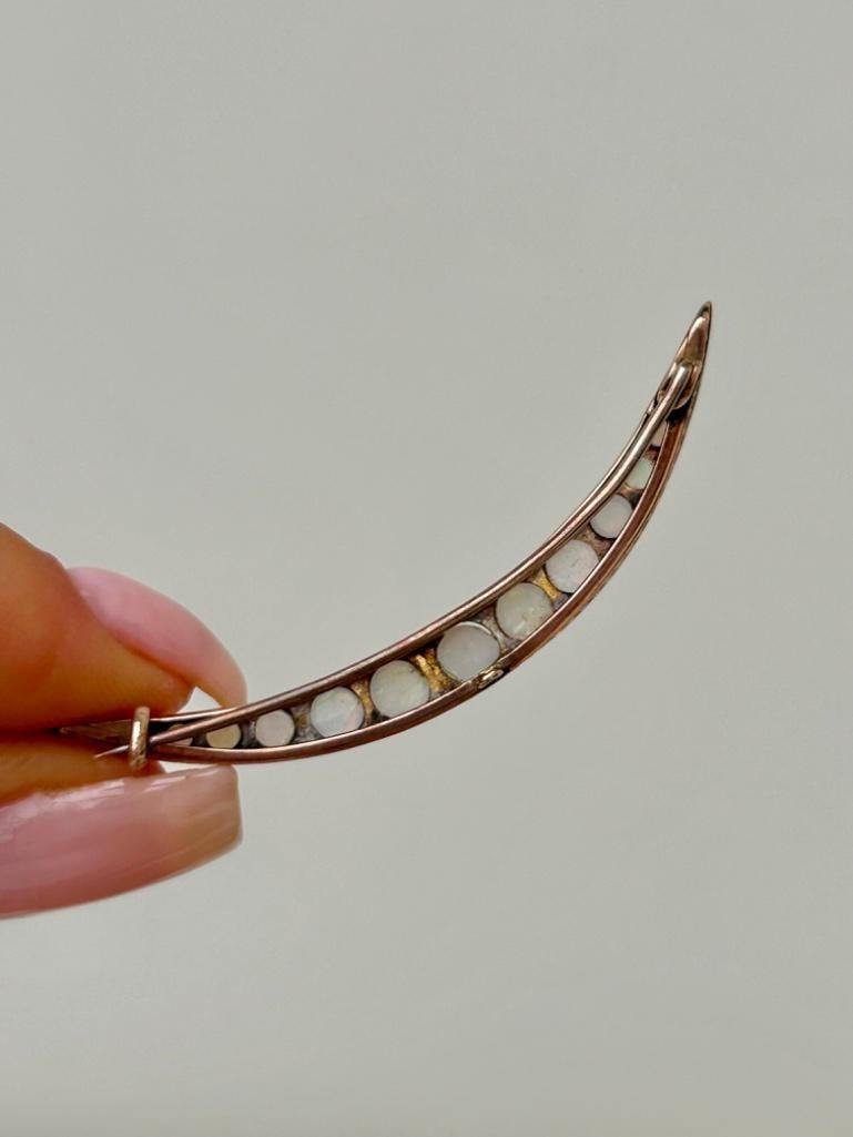 Opal and Diamond Crescent Brooch in 9ct Gold - 7