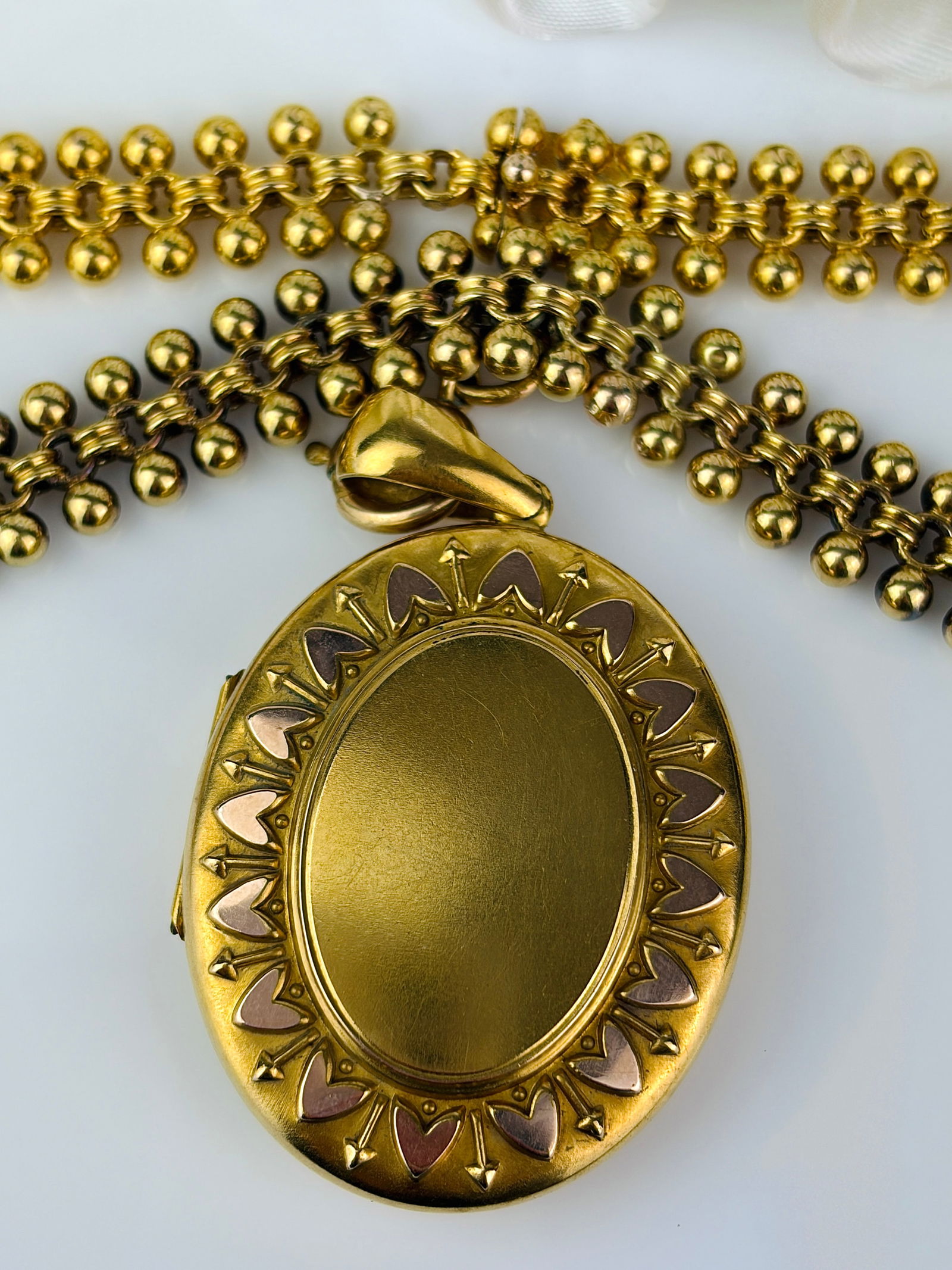 victorian era 18ct yellow gold collar and locket set - 5