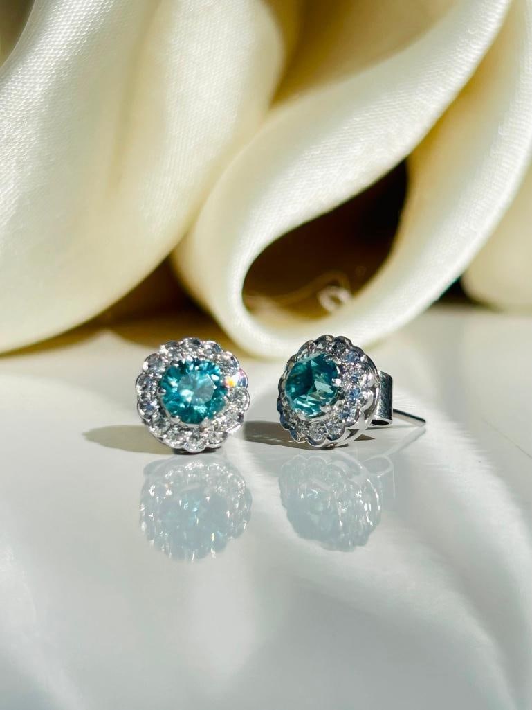 *Art Deco Blue Zircon and Diamond 18 Carat White Gold Cluster Stud Earrings - 9