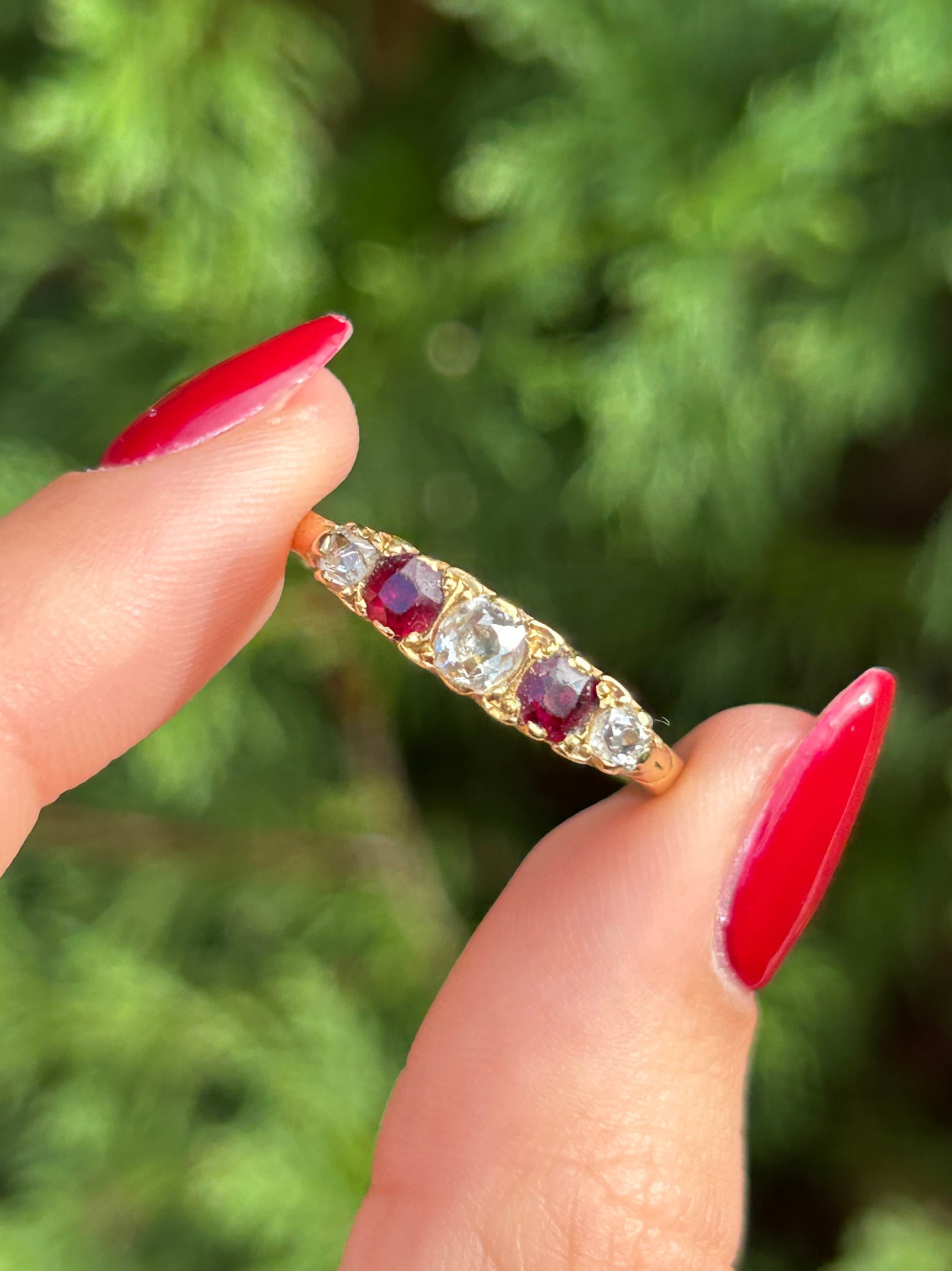 Antique 18ct Yellow Gold Garnet and Diamond Scroll Set 5 Stone Ring - 10