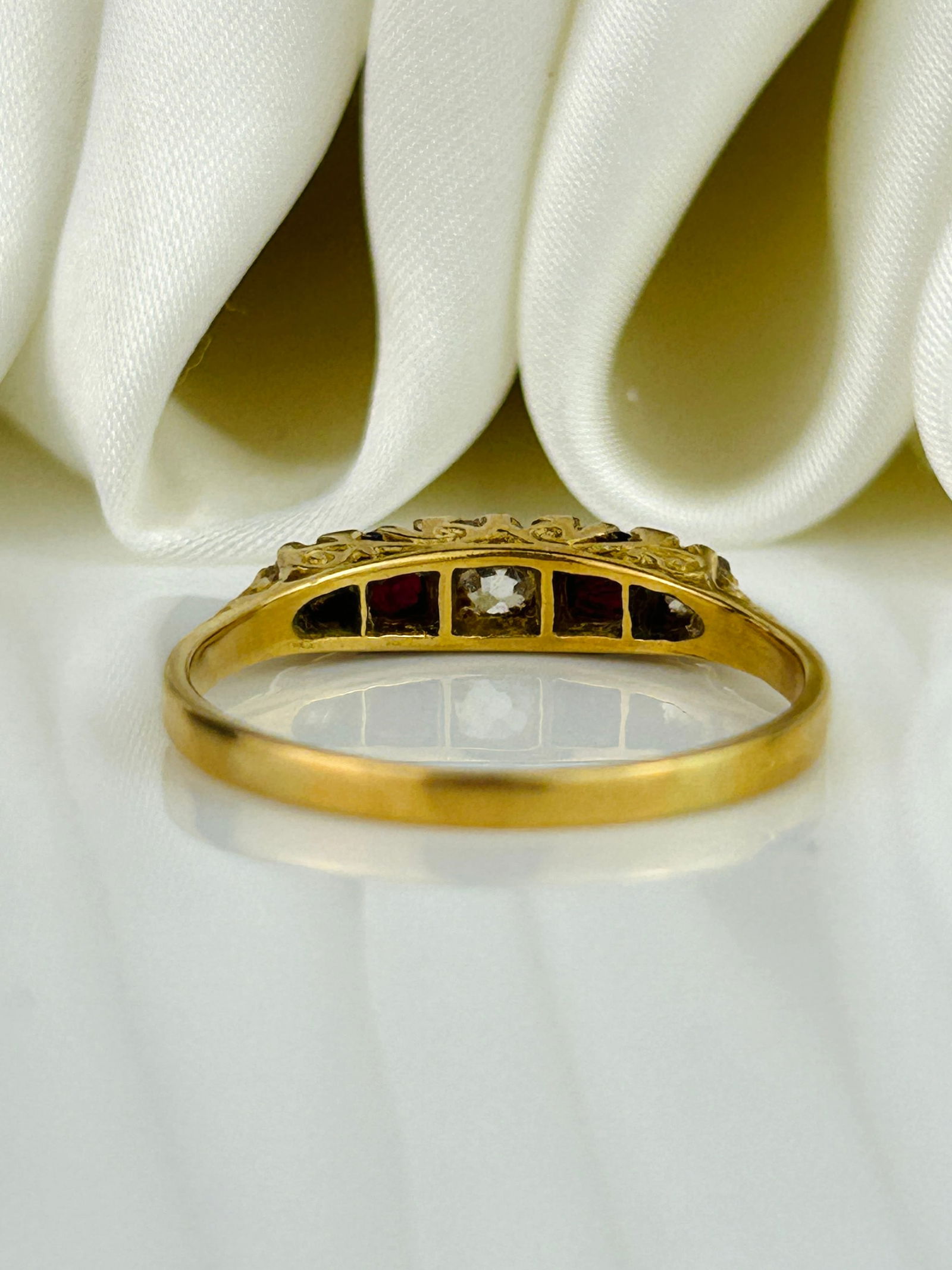 Antique 18ct Yellow Gold Garnet and Diamond Scroll Set 5 Stone Ring - 3