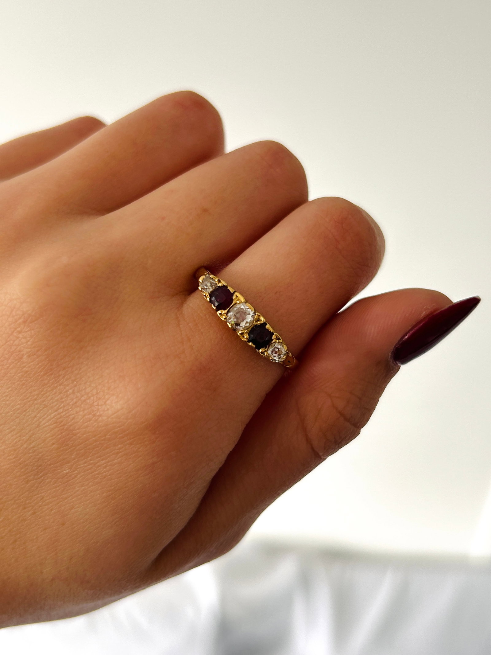 Antique 18ct Yellow Gold Garnet and Diamond Scroll Set 5 Stone Ring - 8