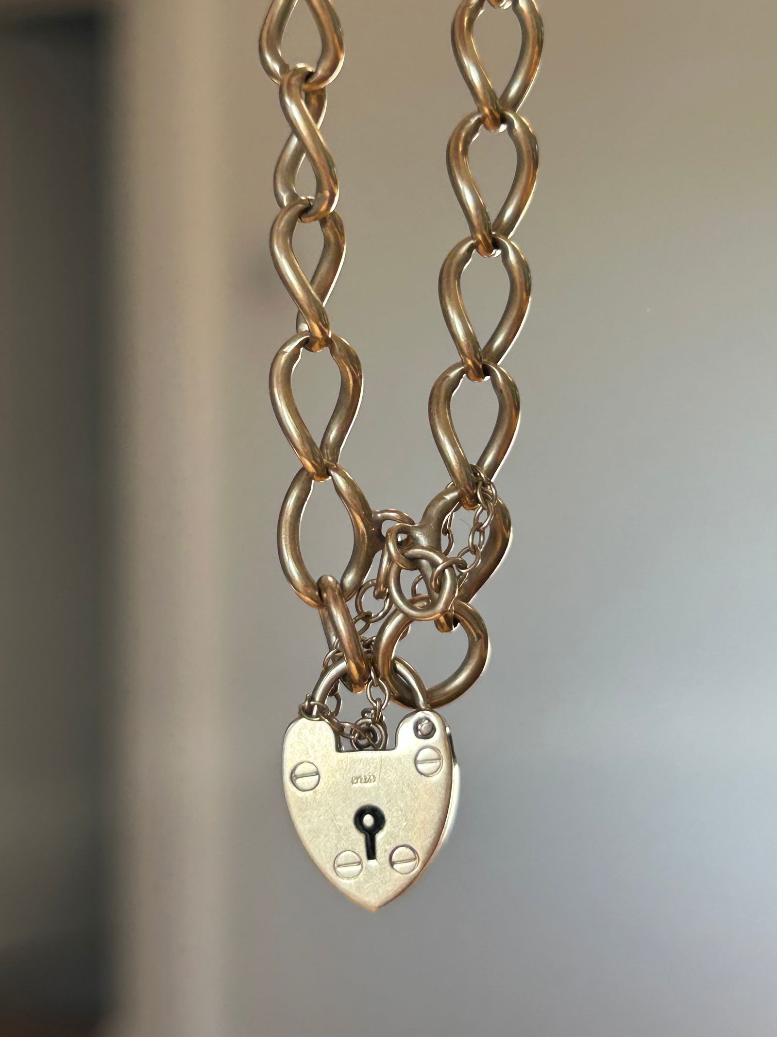 Antique 9ct yellow gold open link curb bracelet with heart padlock - 3