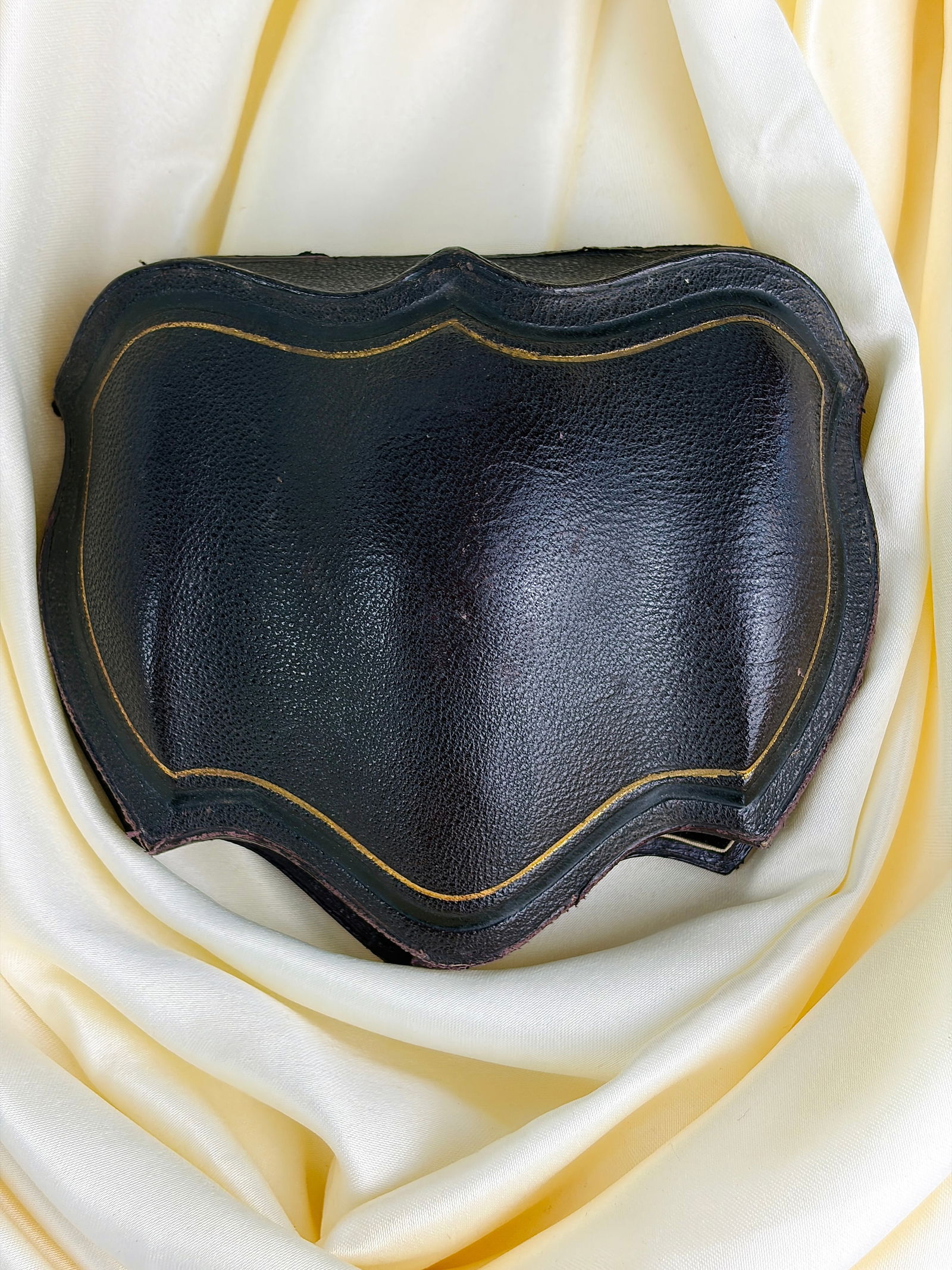 Antique 15ct yellow gold pearl , enamel and diamond fringe earrings and brooch boxed set - 3