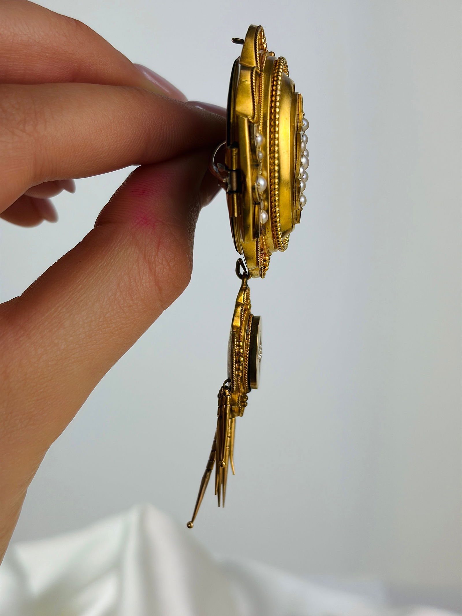 Antique 15ct yellow gold pearl , enamel and diamond fringe earrings and brooch boxed set - 9