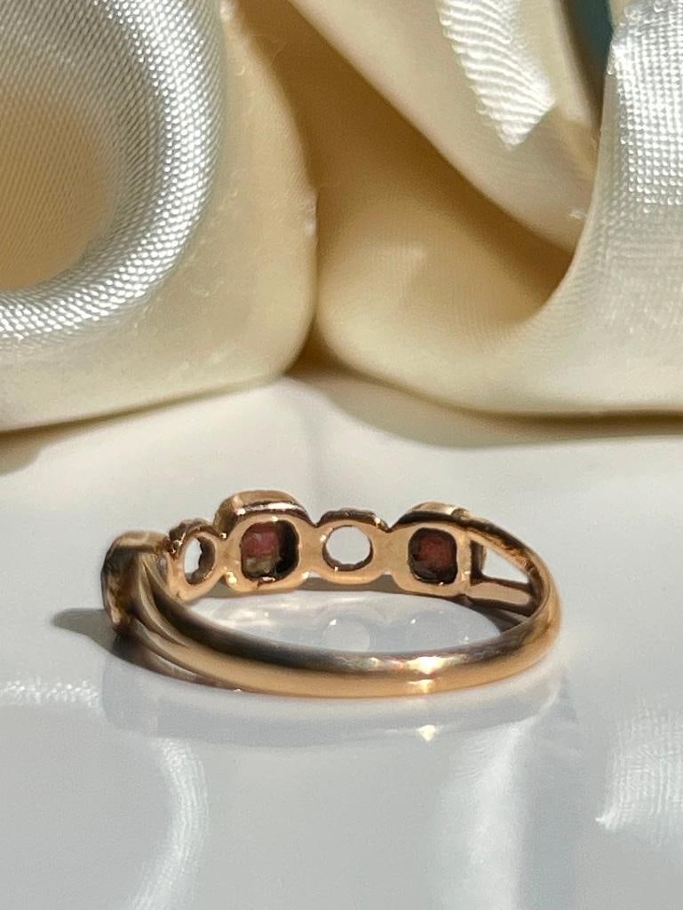 Antique 9CT gold Victorian Garnet half hoop Ring - 5