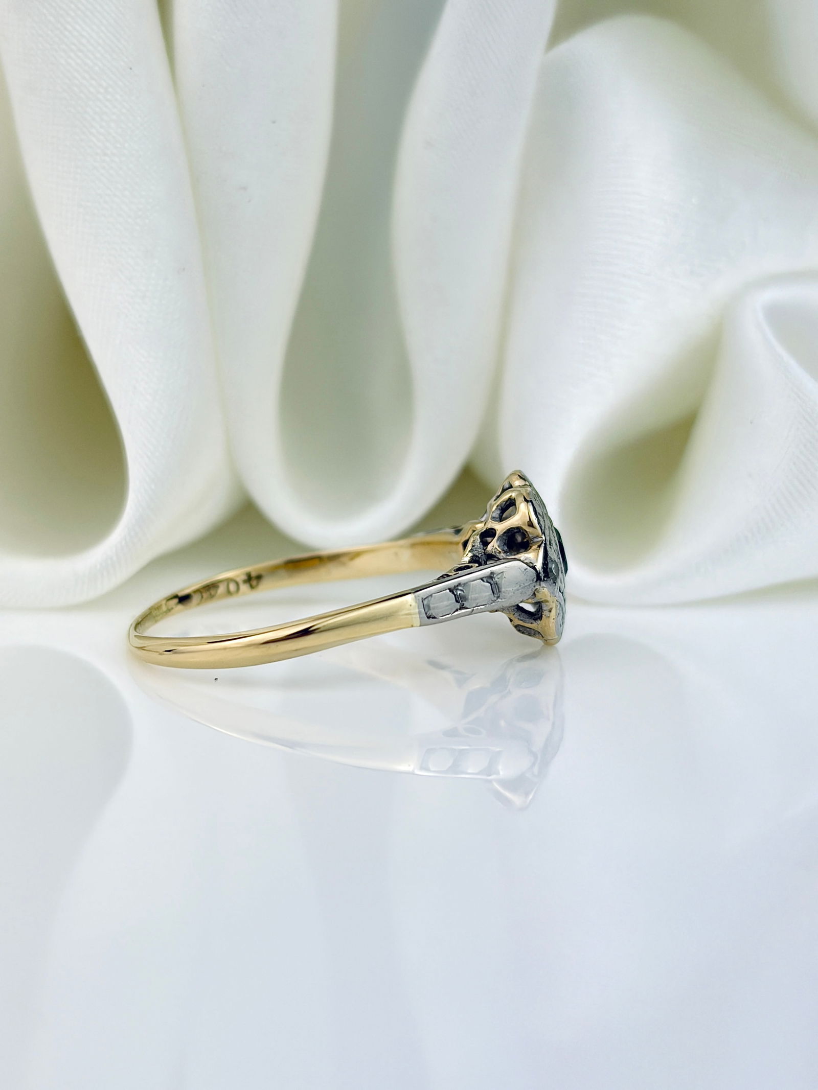 ANTIQUE 18CT GOLD AND PLATINUM SAPPHIRE AND DIAMOND FLOWER CLUSTER RING - 2