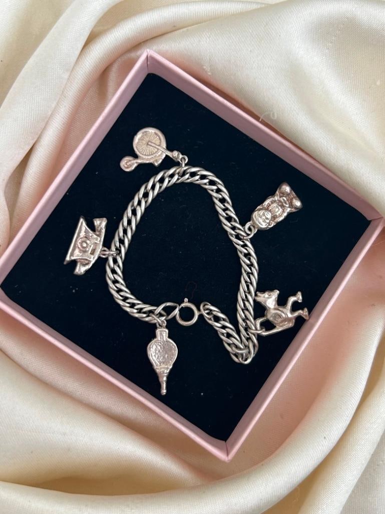 Sweet Silver Charm Bracelet: Sweet Silver Charm Bracelet lovely charm bracelet length 17cm