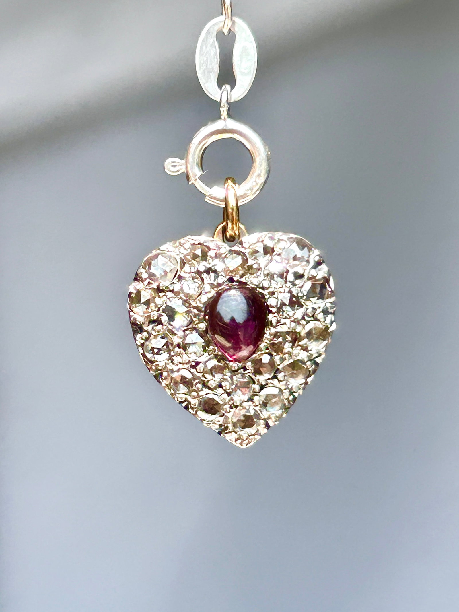Sweet gold cabochon garnet and diamond encrusted heart pendant - 5
