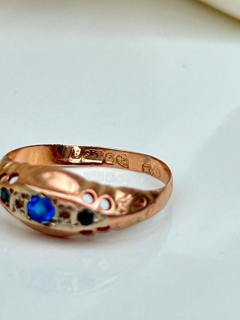 Sweet 9ct Gold Sapphire and Diamond 5 Stone Ring - 7