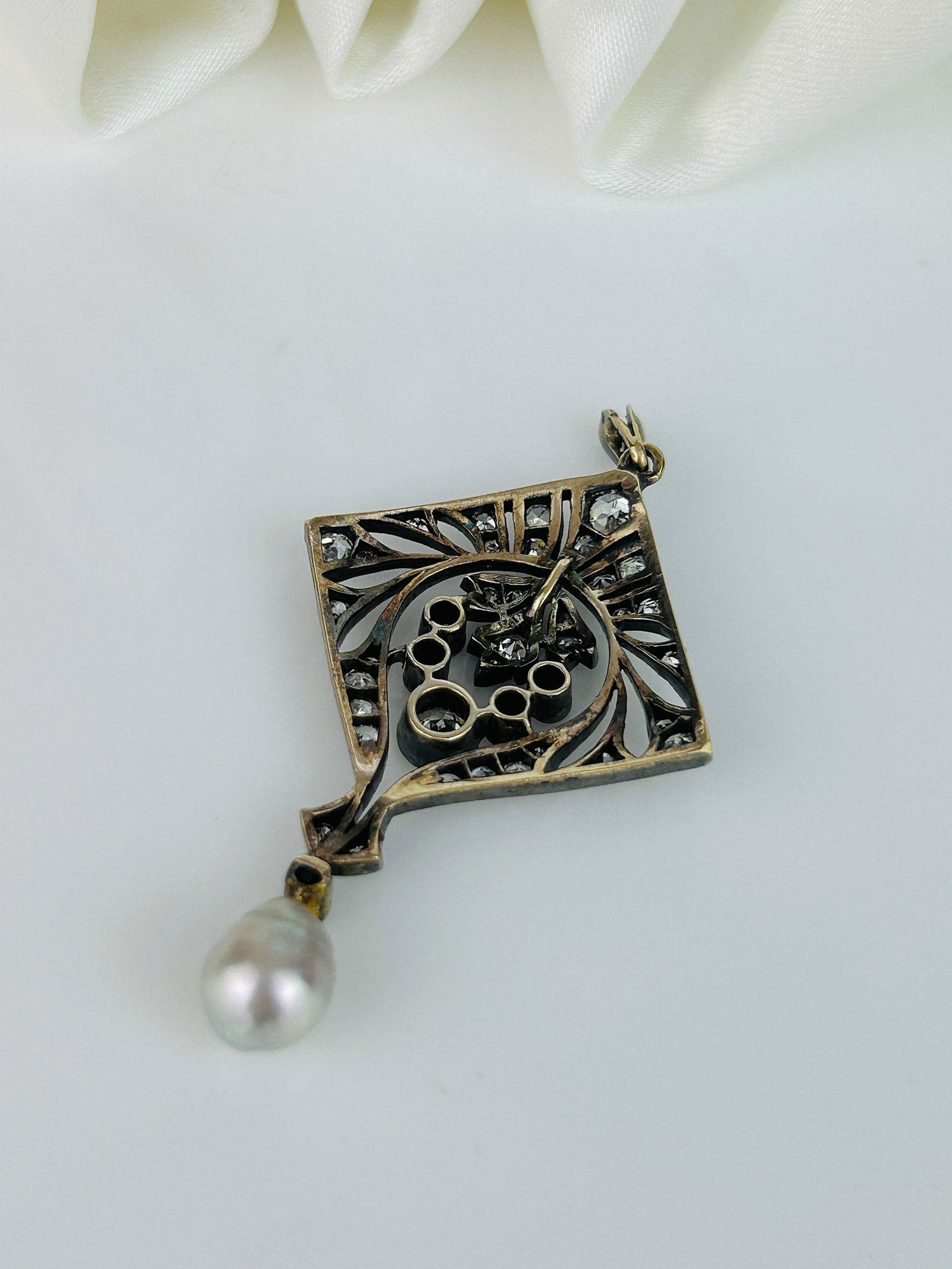 Antique Belle Epoque Diamond and Pearl Drop Pendant - 5