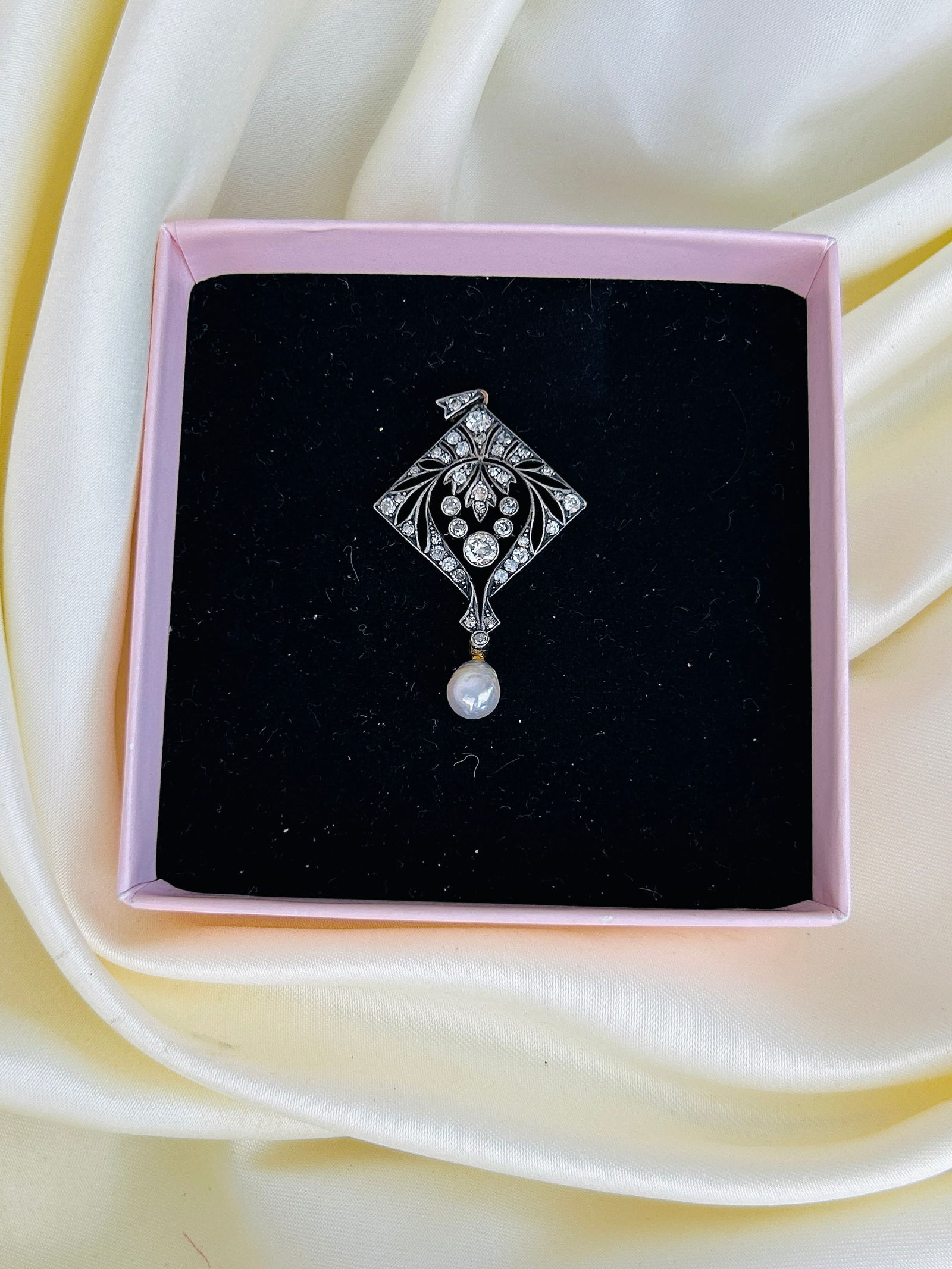 Antique Belle Epoque Diamond and Pearl Drop Pendant - 6