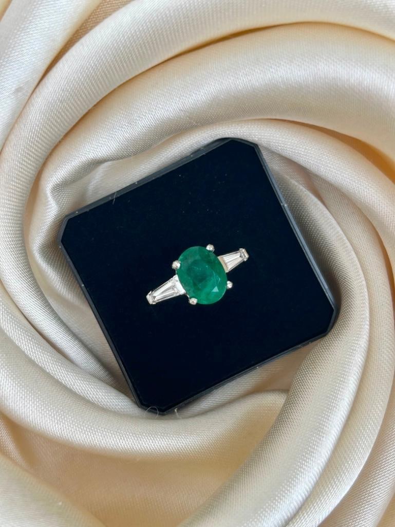 Wonderful Platinum Emerald Ring with Baguette Diamond Shoulders - 4