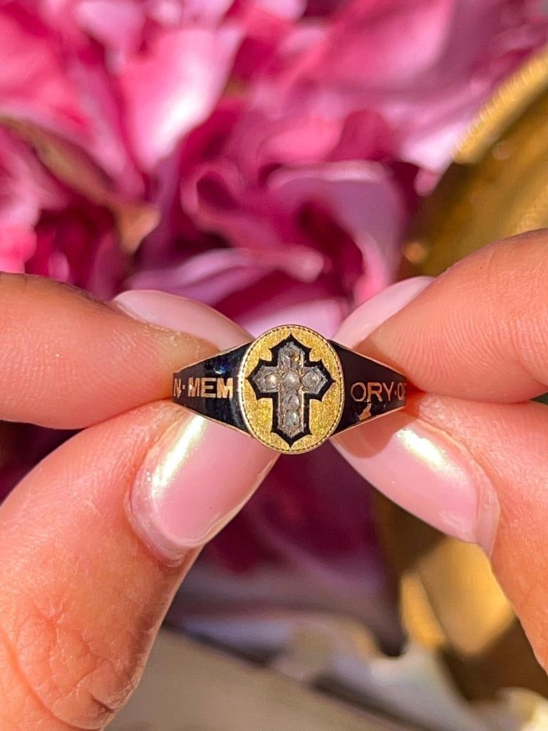 Antique 18ct yellow gold black enamel mourning band ring with rose cut diamond cross - 2